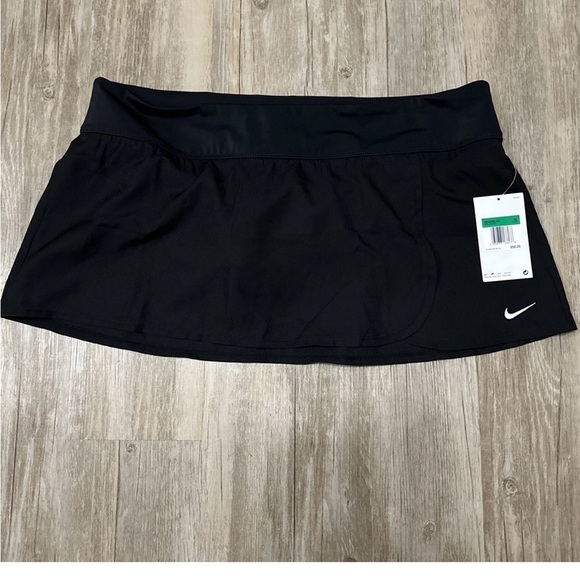 Nike Women's Black Athletic Shorts - Picture 3 of 9